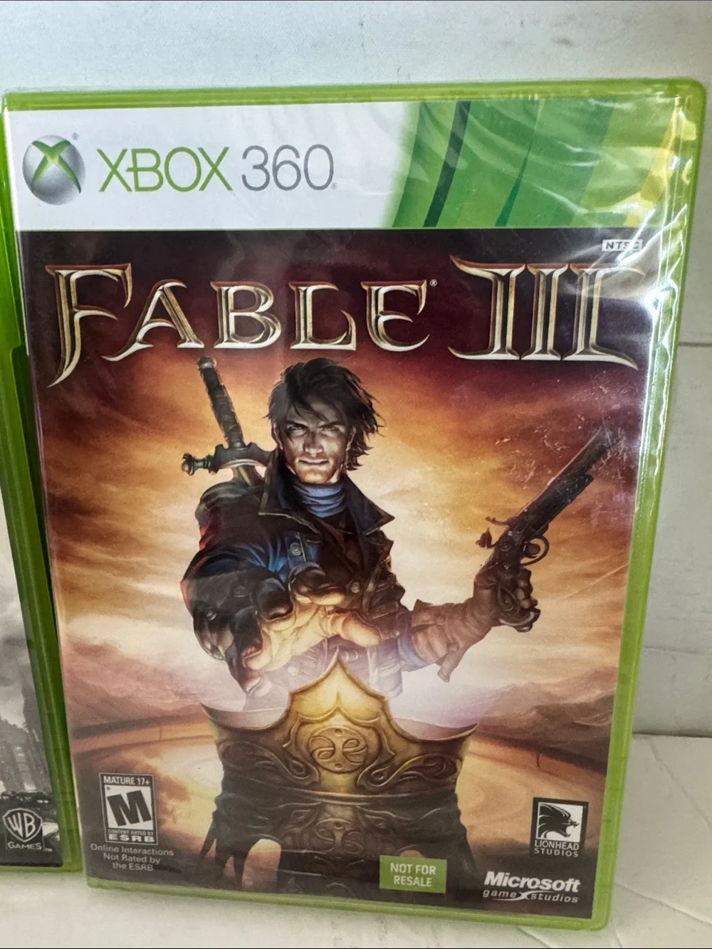 Xbox 360 Batman: Arkham City & Fable II Video Game Bundle - Green Cases